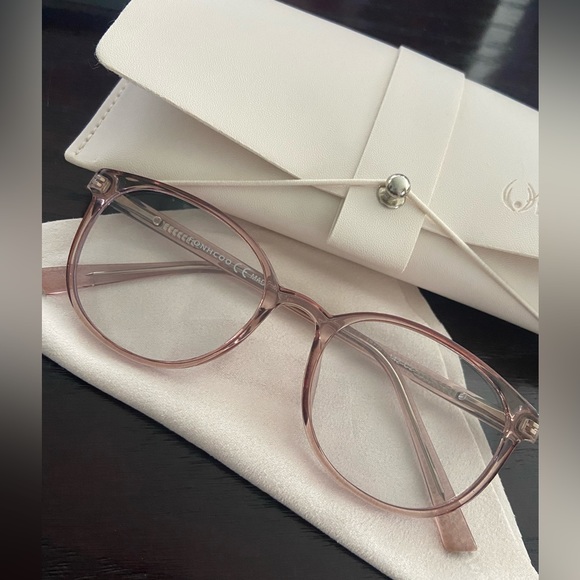 Super Cute Blue Light Glasses Brand New!! - Picture 2 of 7